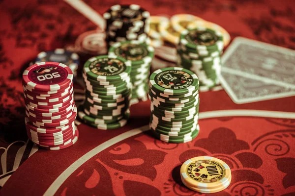 82 togel editorial visual